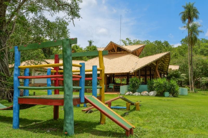 playground para as crianças na praia