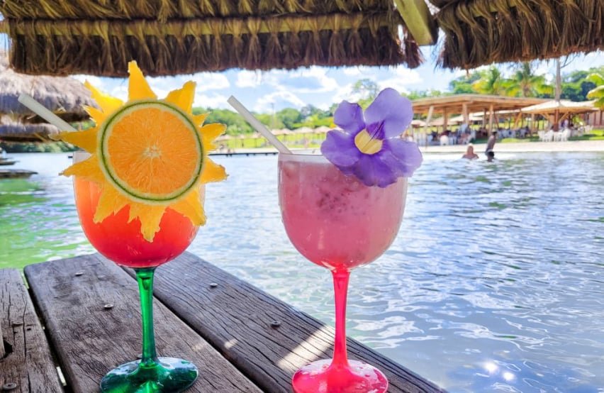 drinks na praia da figueira