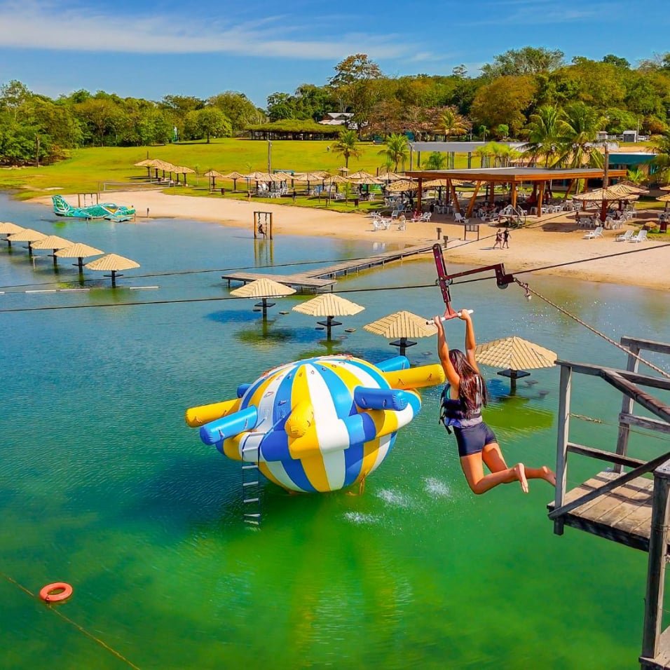 tirolesa, diversão na praia da figueira