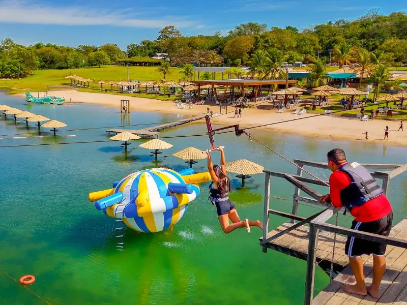 Zip line at Praia da Figueira