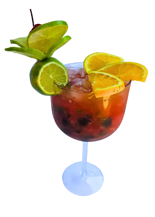 Figueira Caipiroska, a vodka cocktail with strawberry and mint