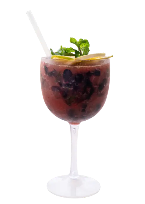 Praia da Figueira, a vodka cocktail with strawberry, grape and mint